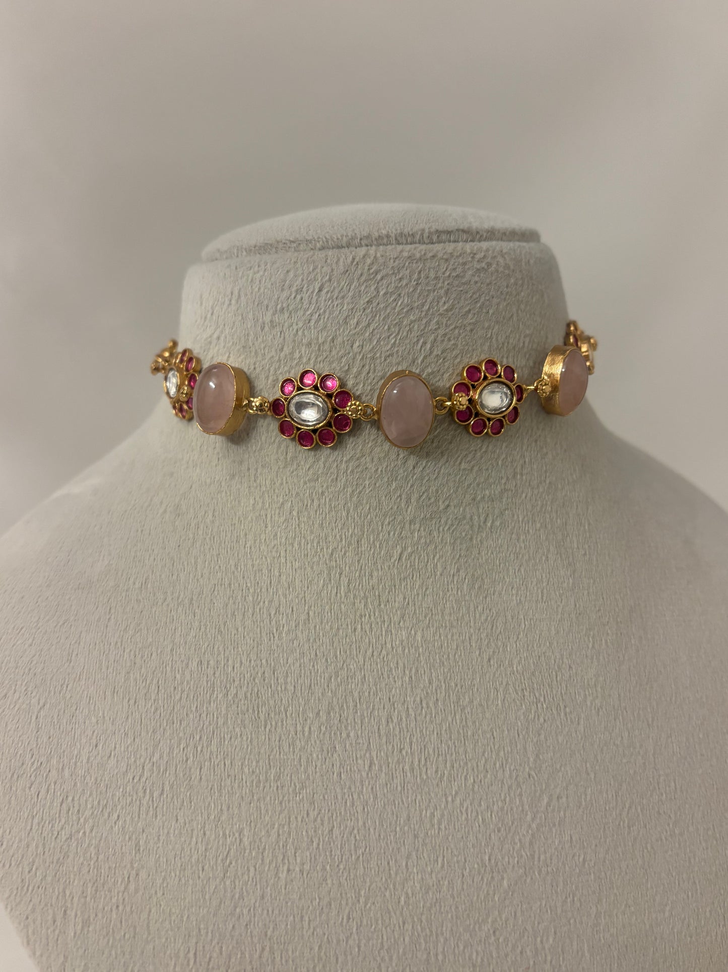 GUL Floral Choker