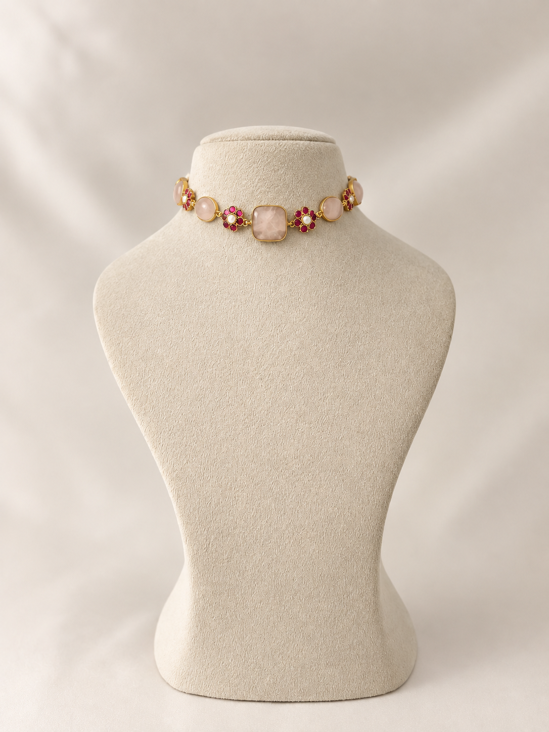 GUL square pendant choker