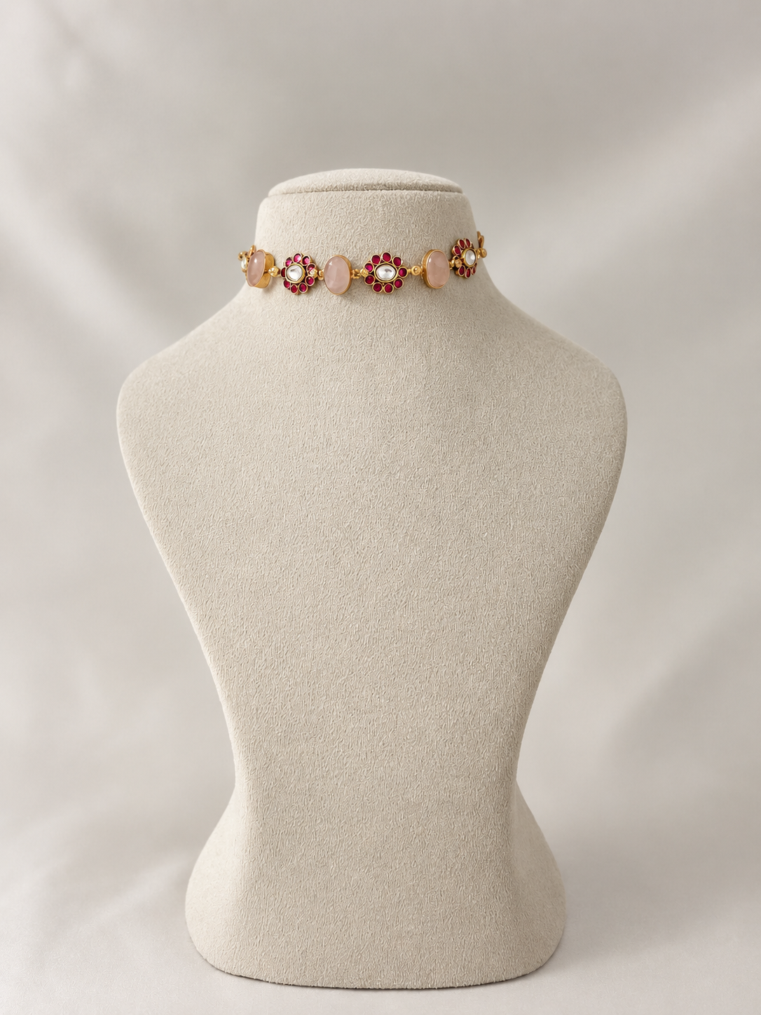 GUL Floral Choker