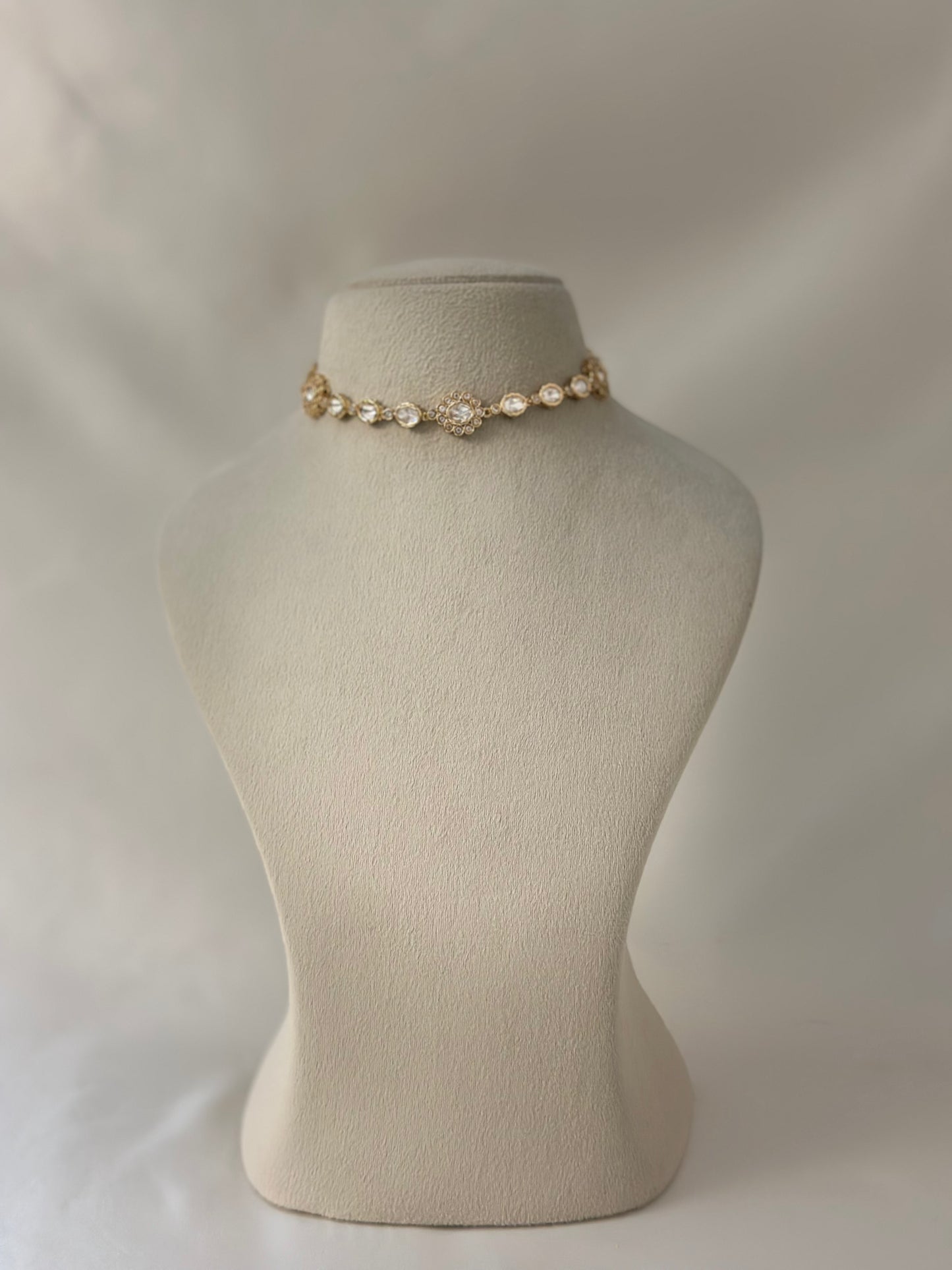 NOOR Floral Choker